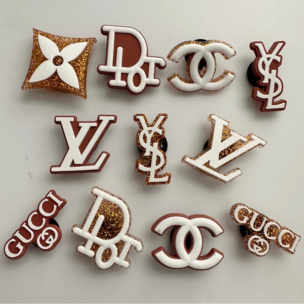 11 brown/gold glitter shoe charms